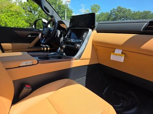 New 2026 Eminent White Pearl Lexus LUXURY image 16