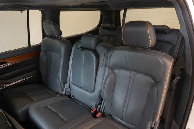 Used 2022 White Jeep Series II image 24