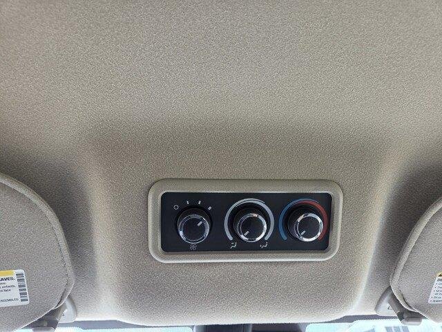 Used 2025 Summit White Chevrolet LT image 18