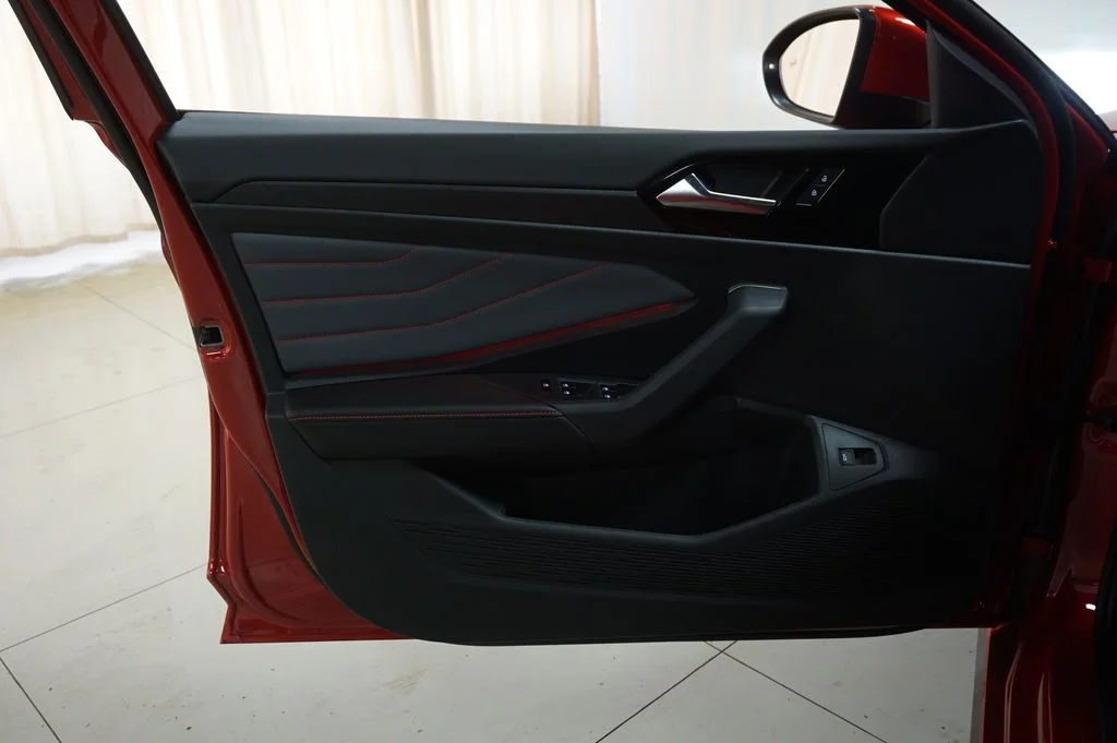 New 2026 Kings Red Metallic Volkswagen 2.0T Autobahn image 21