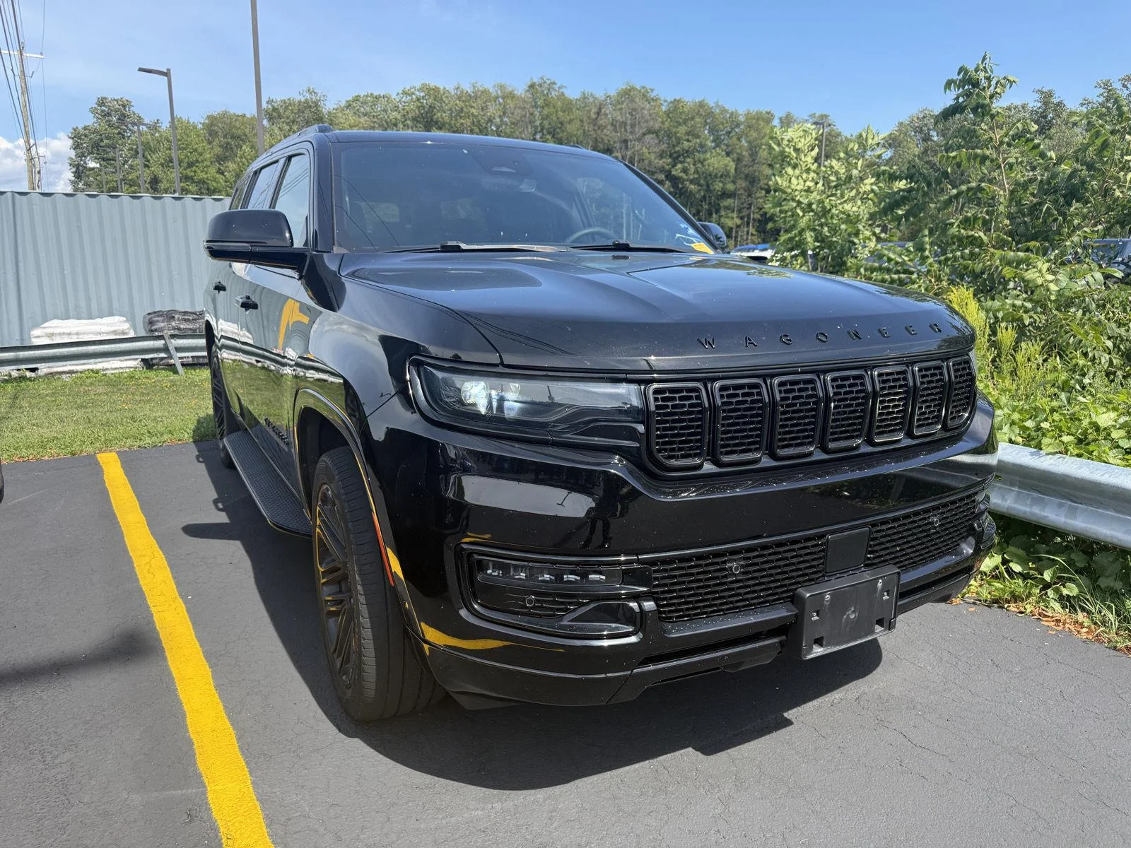 Used 2023 Diamond Black Crystal Pearlcoat Jeep Series II Carbide image 2