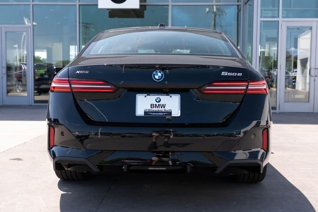 New 2027 Black Sapphire Metallic BMW 550e xDrive image 9