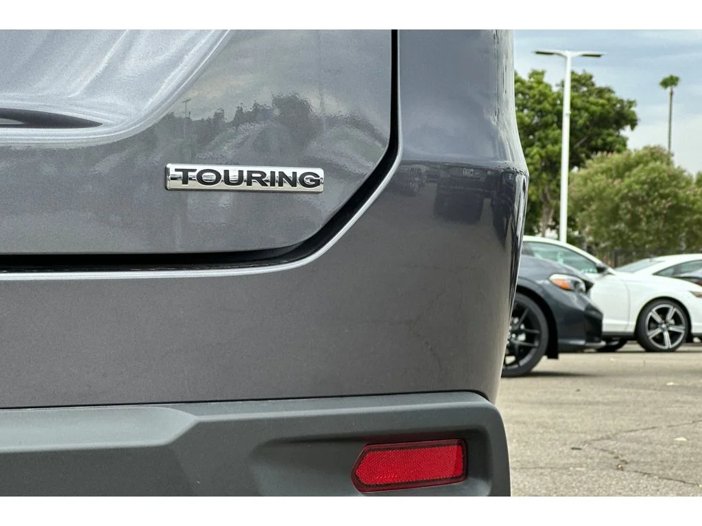 Used 2024 Modern Steel Metallic Honda Touring image 55