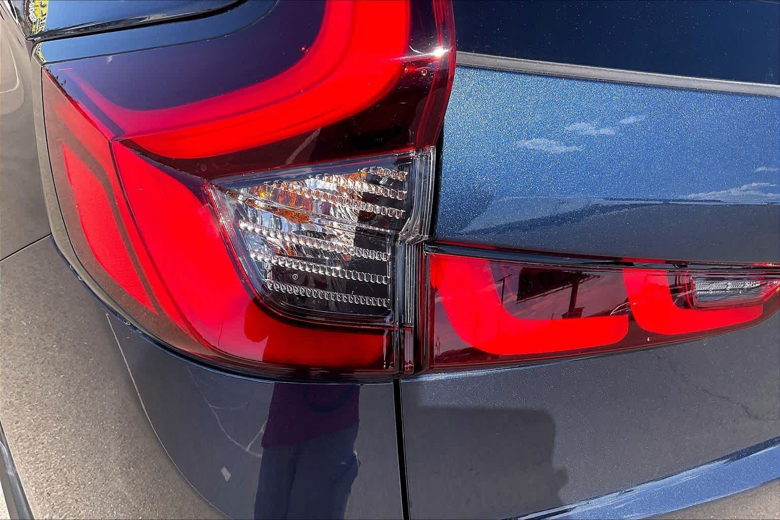 Used 2023 Canyon River Blue Metallic Honda EX-L image 27
