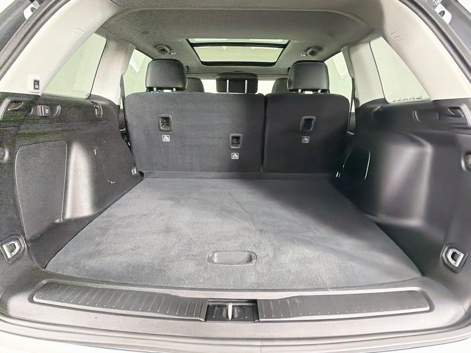 Used 2022 Bright White Clearcoat Jeep  image 14