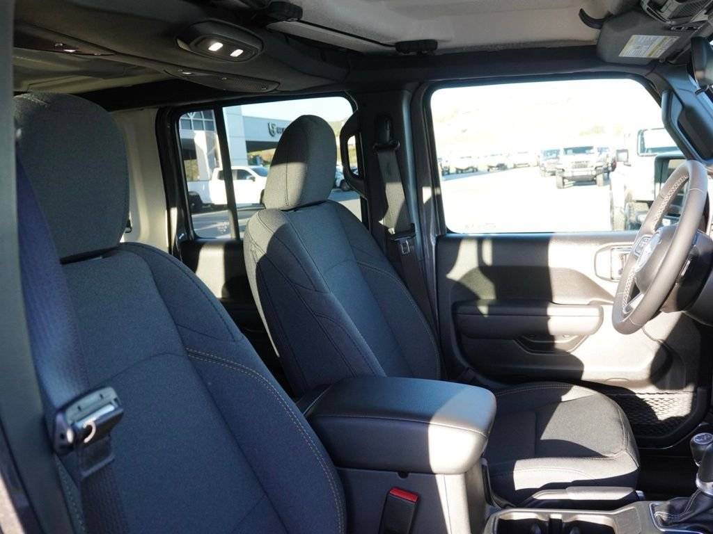 New 2026 Granite Crystal Metallic Clear-Coat Exterior Paint Jeep Willys image 19