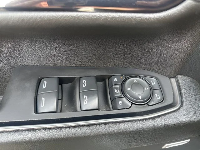Used 2024 White GMC AT4 image 32