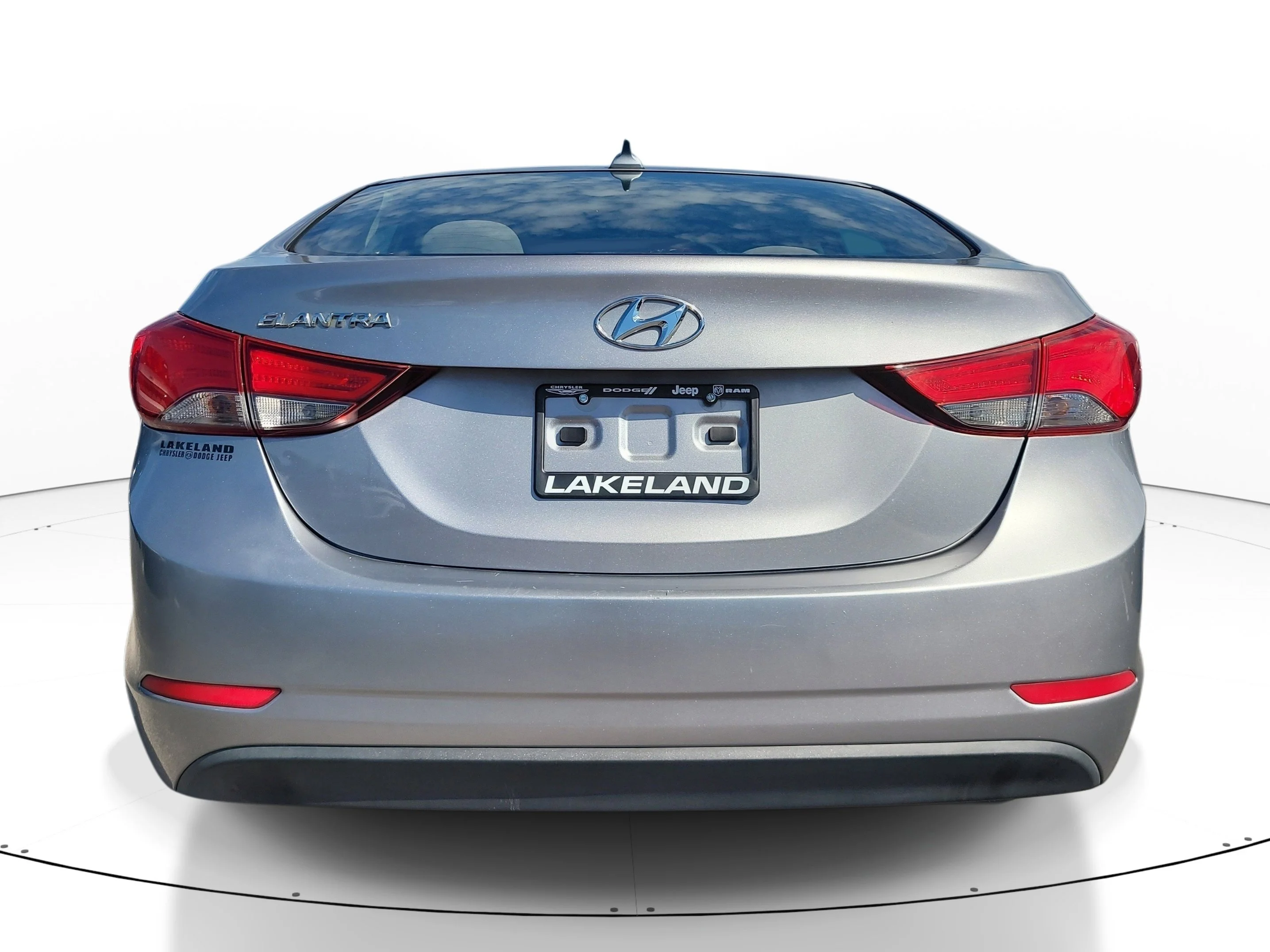 Used 2016 Shale Gray Metallic Hyundai SE image 5