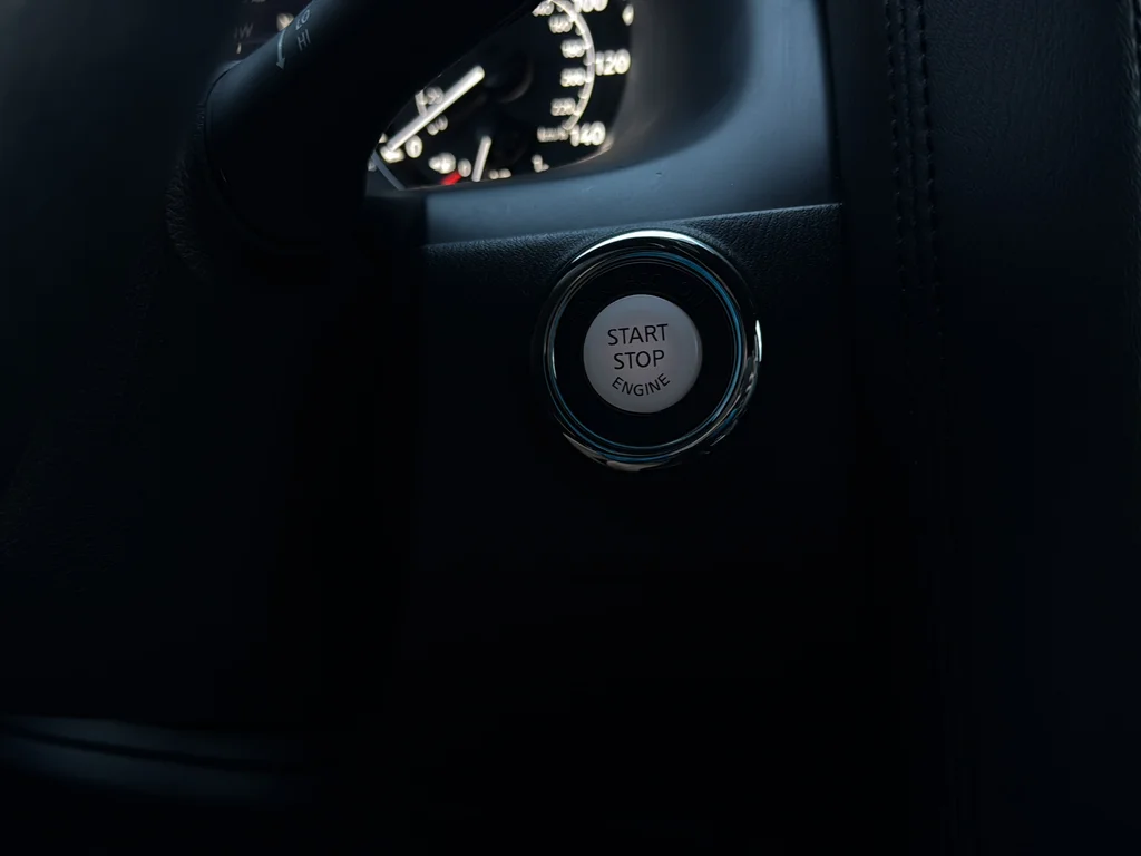 Used 2021 Super Black Nissan SL image 15