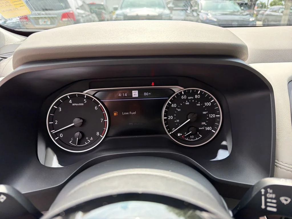 Used 2023 White Nissan SL image 25
