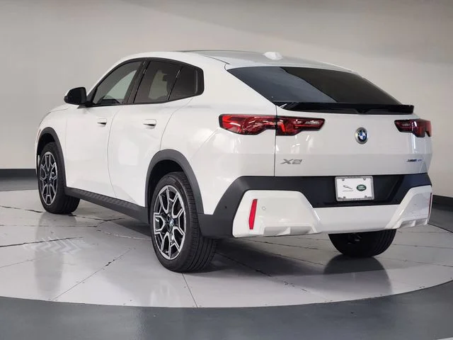 Used 2026 White BMW xDrive28i image 7