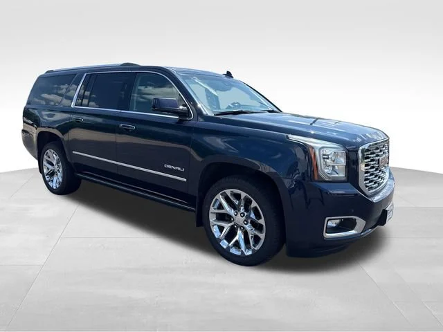Used 2020 DARK SAPPHIRE BLUE METALLIC GMC Denali image 8