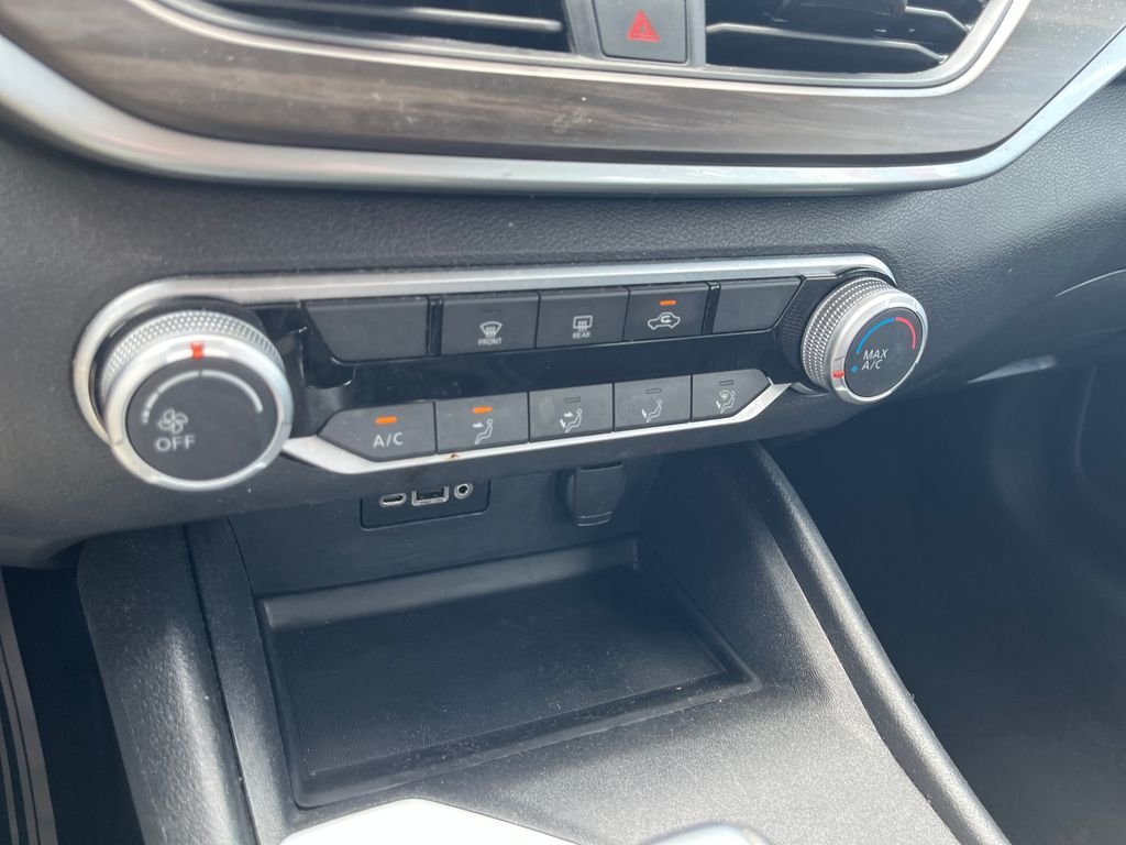 Used 2025 White Nissan 2.5 SV image 19