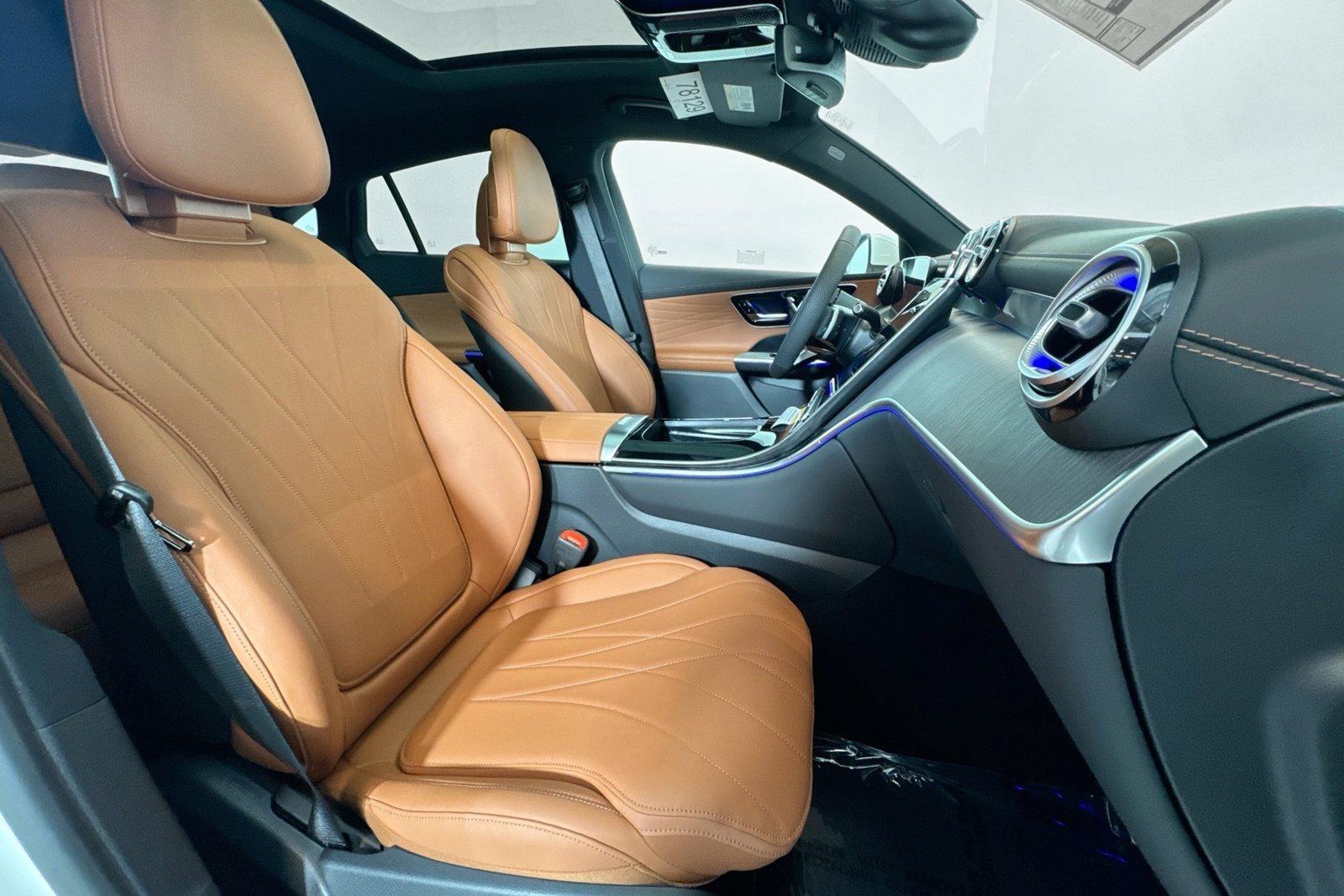 New 2026 Polar White Mercedes-Benz GLC 300 image 26
