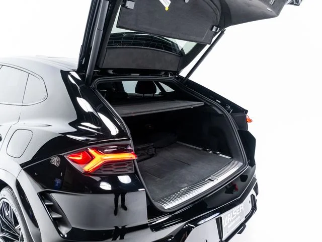 Used 2025 Black Lamborghini SE image 59