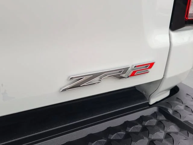 Used 2025 Summit White Chevrolet ZR2 image 29