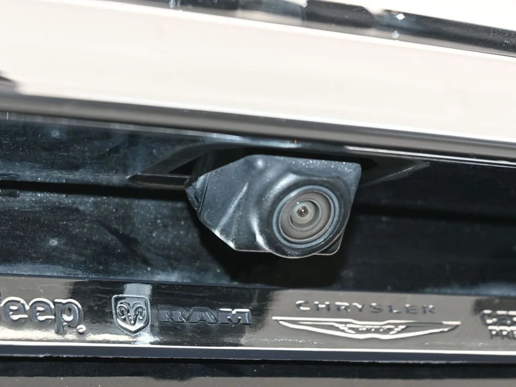 Used 2023 Ebony Twilight Metallic GMC SLE image 30