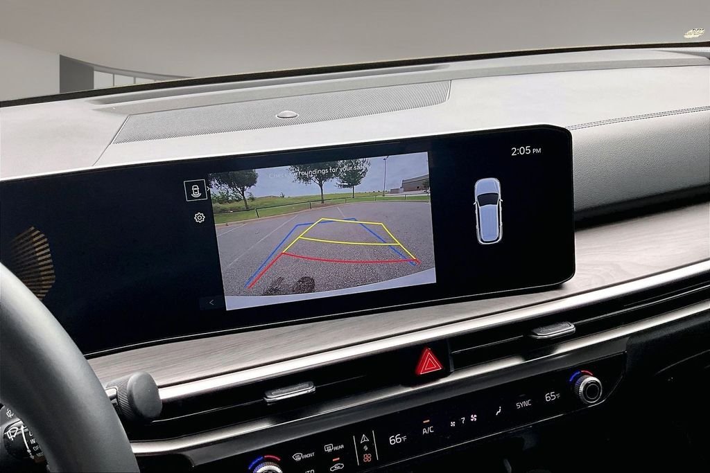 Used 2024 White Kia X-Line EX image 23