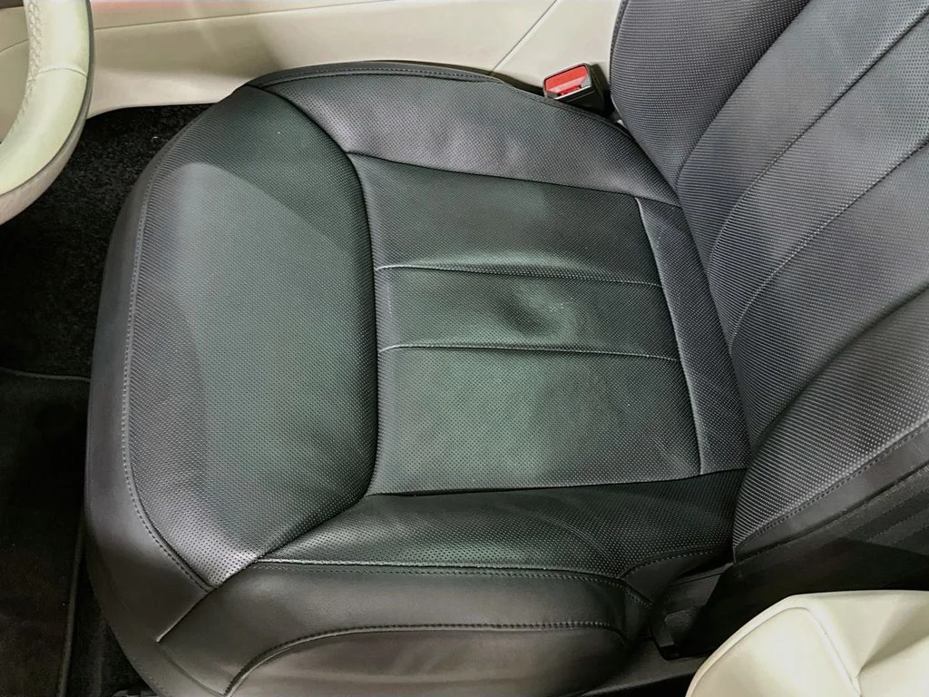 Used 2023 Fuji White Land Rover SE image 21