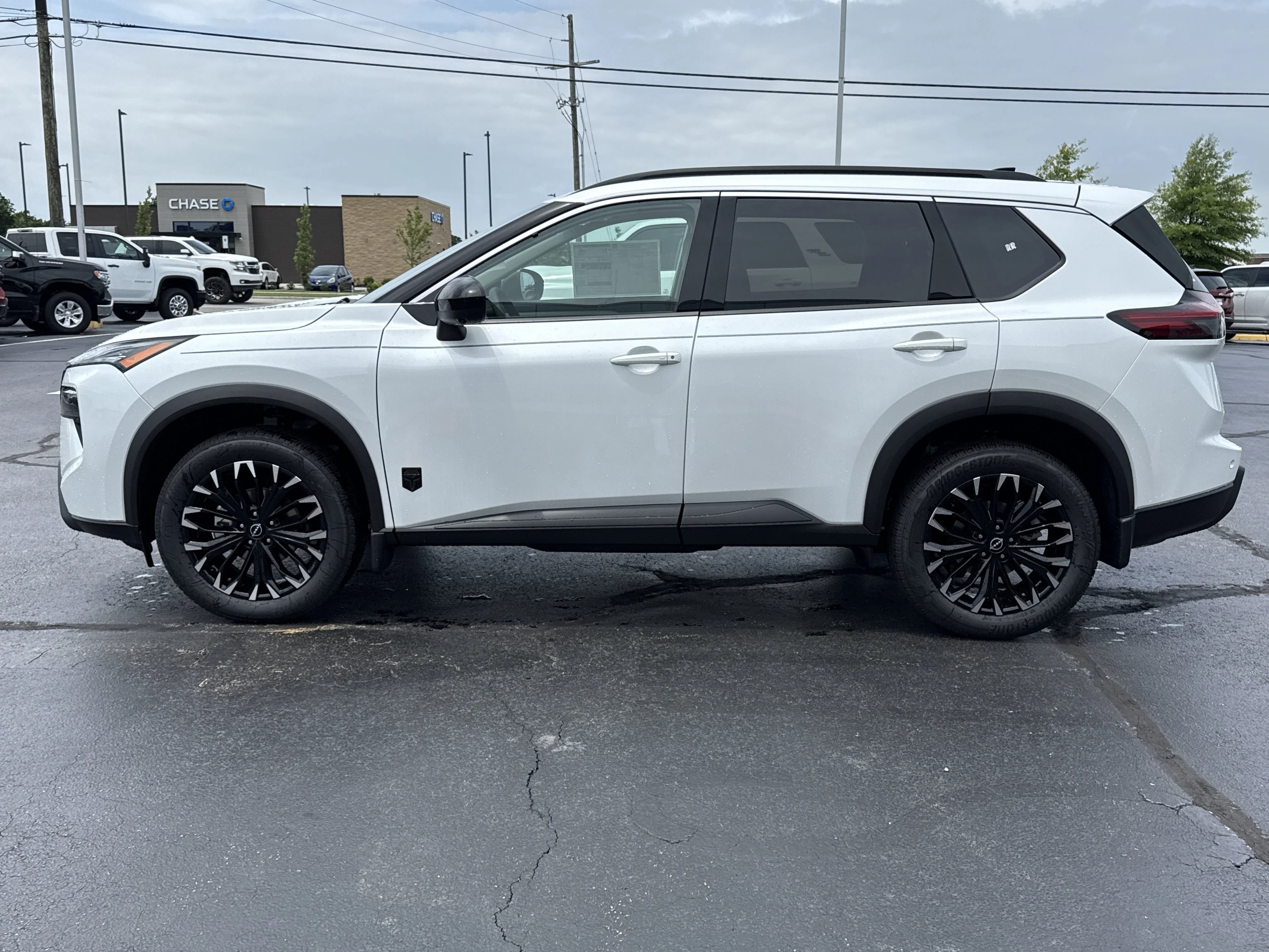 New 2026 Everest White Pearl Tricoat Nissan Dark Armor AWD image 9