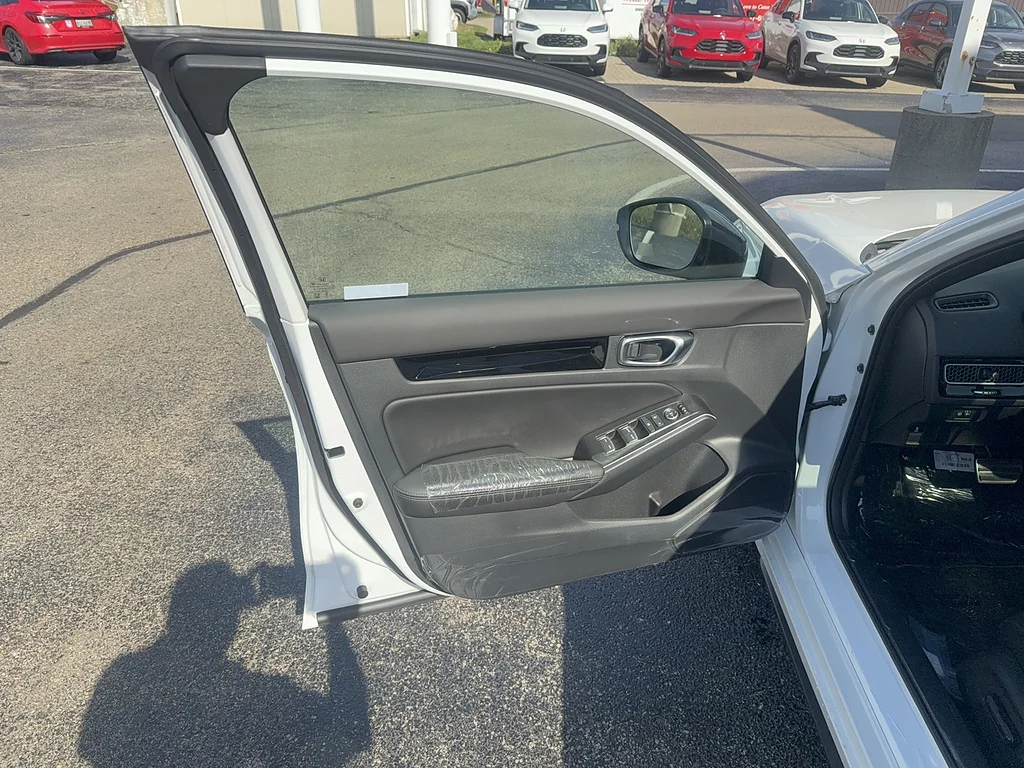 2026 Honda Civic Hatchback Hybrid Sport Touring, photo 12 of 12