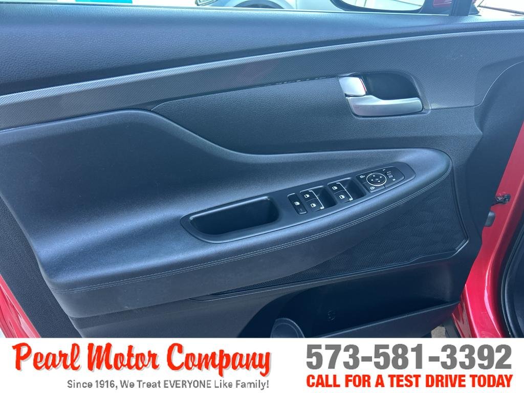 Used 2021 Red Hyundai SE image 9