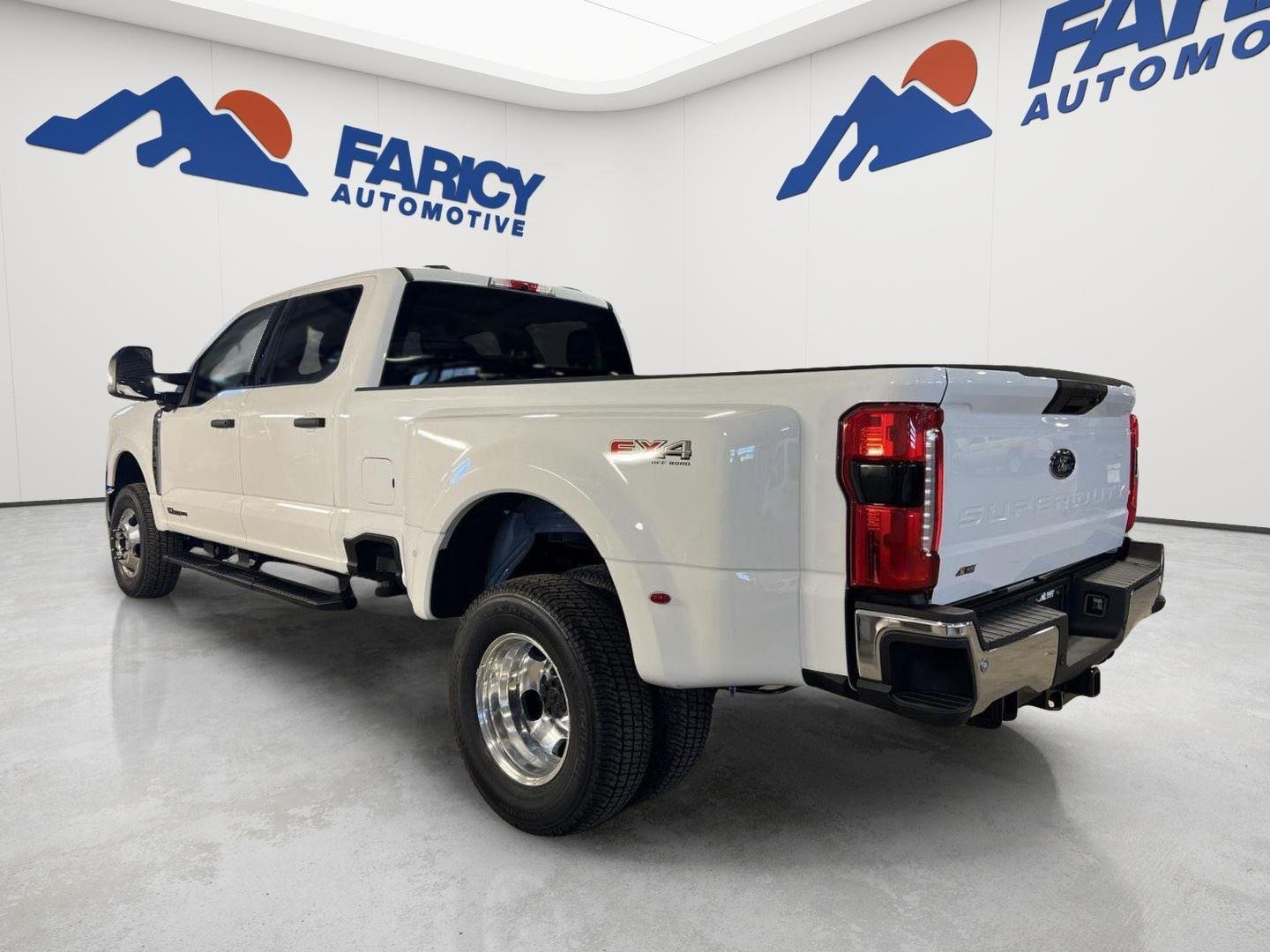 New 2026 Oxford White Ford F-350® XLT image 3