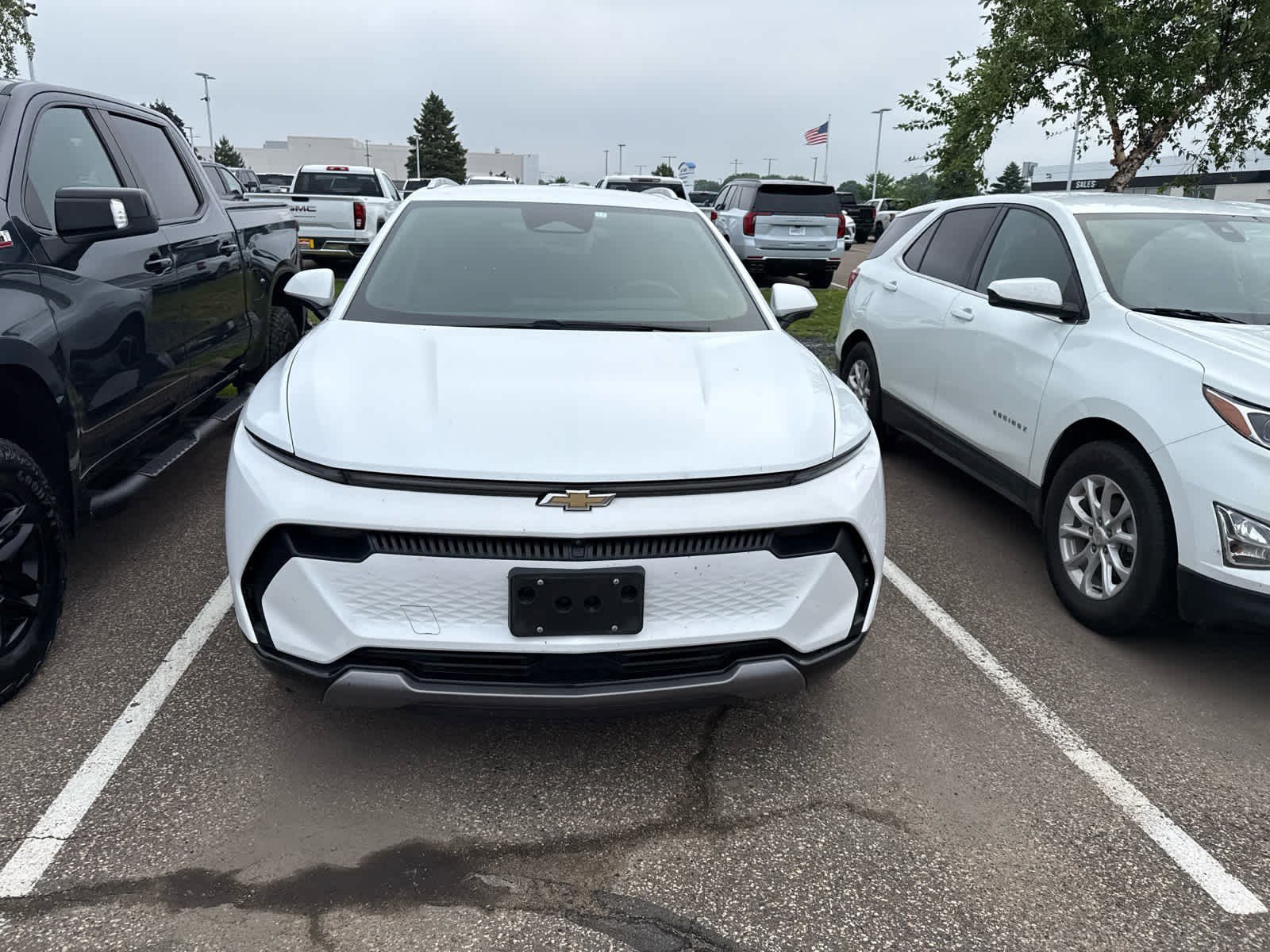 Used 2024 Summit White Chevrolet 2LT image 2