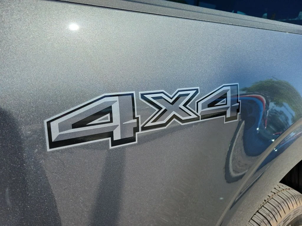 New 2026 Carbonized Gray Metallic Ford XLT image 7