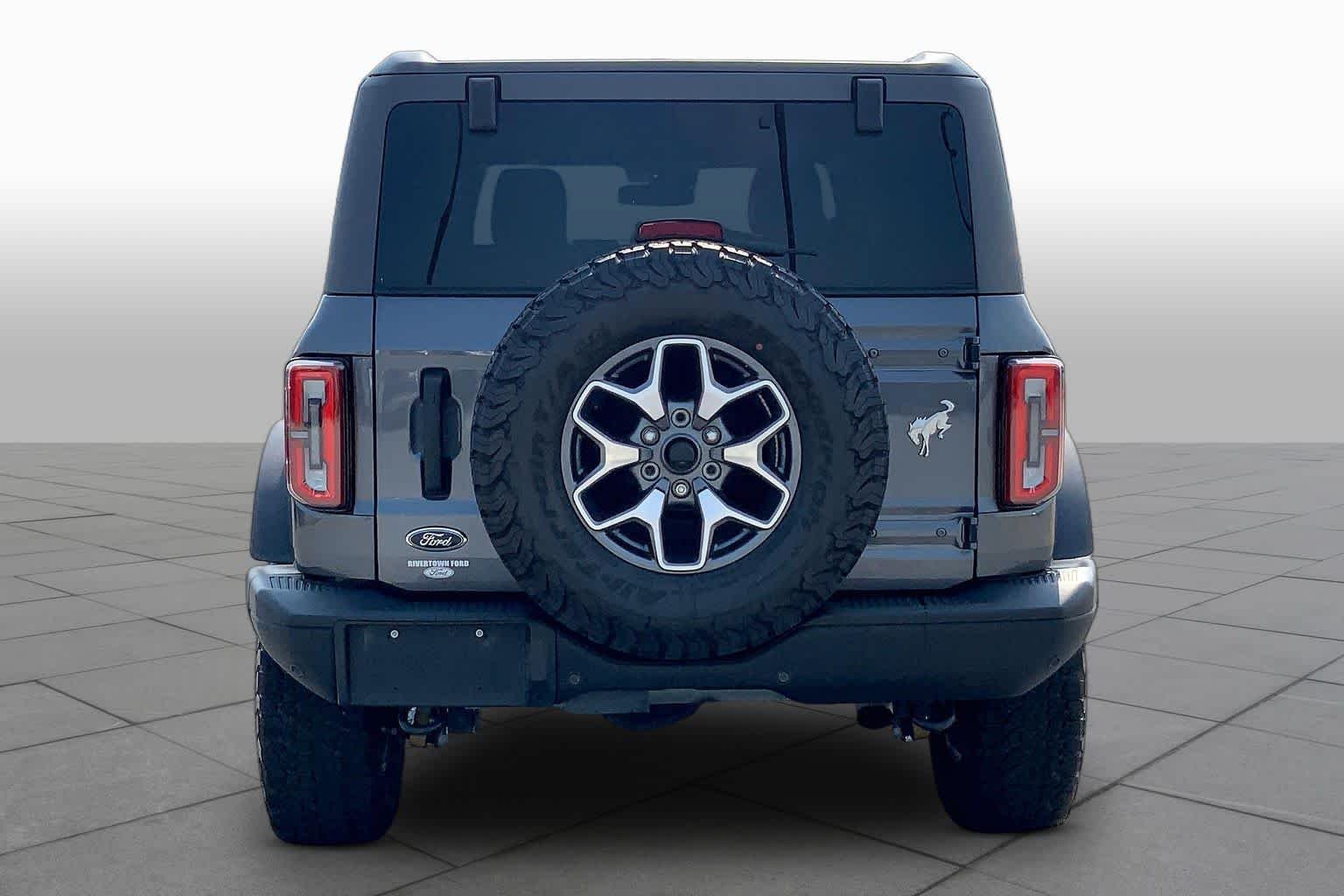 Used 2024 Carbonized Gray Metallic Ford Badlands image 5
