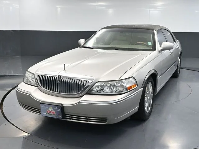 2004 Lincoln Town Car Ultimate - Photo 10