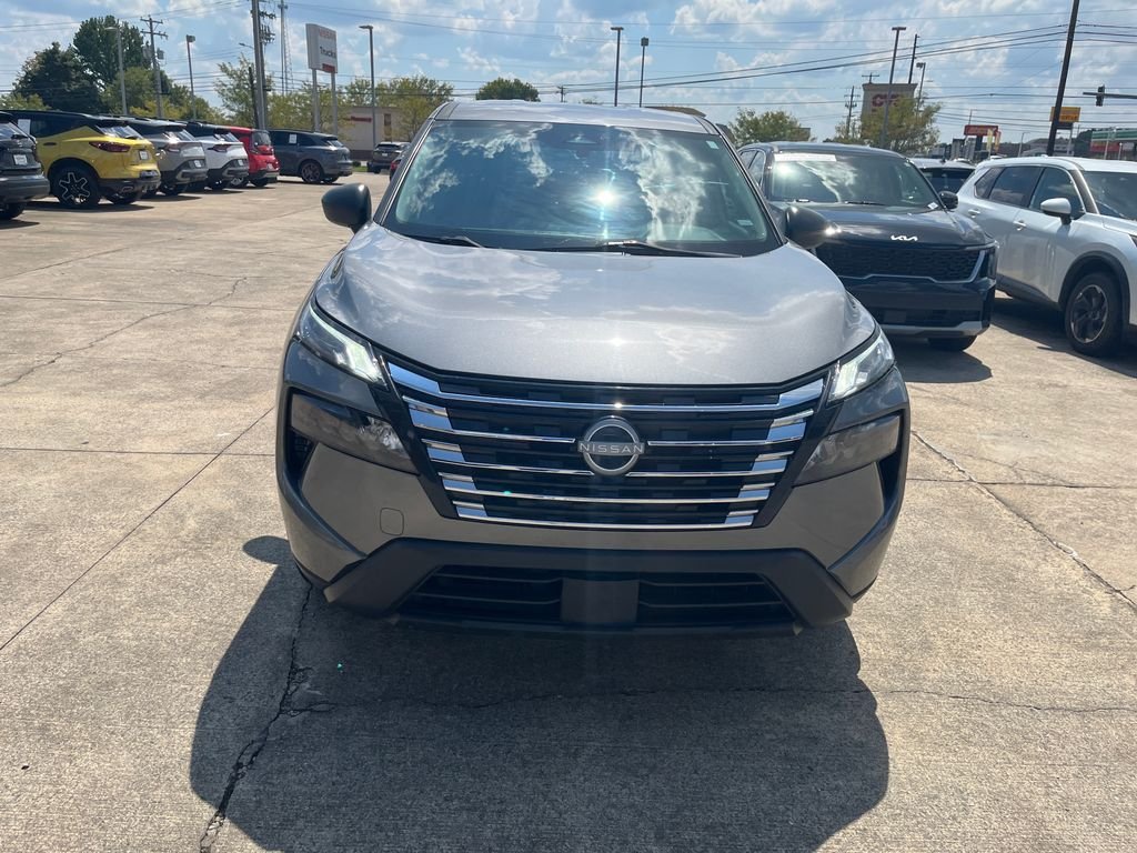 Used 2024 Gray Nissan S image 8