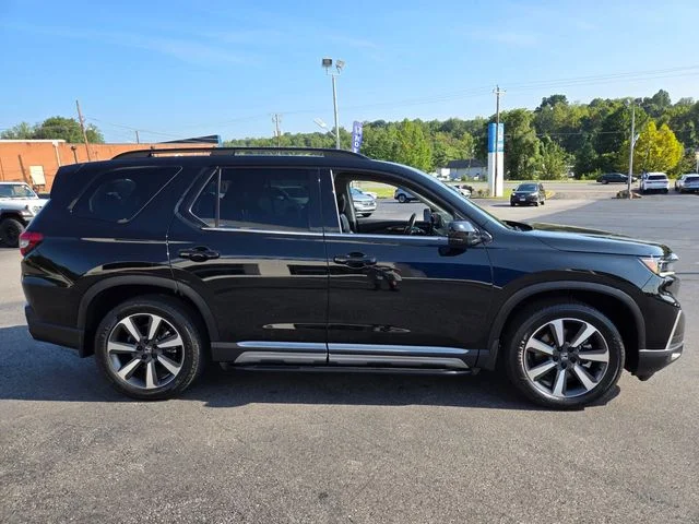 Used 2023 Black Honda Touring image 9