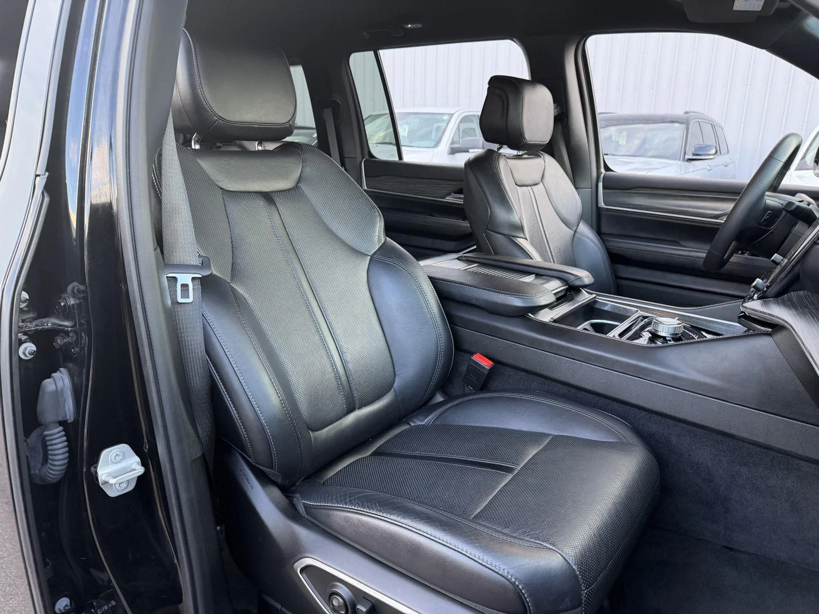 Used 2024 Diamond Black Crystal Pearlcoat Jeep Series II image 22