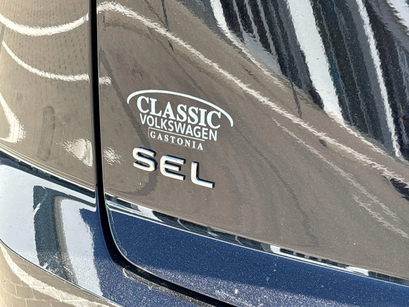 New 2025 Deep Black Pearl Volkswagen 2.0T SEL image 11