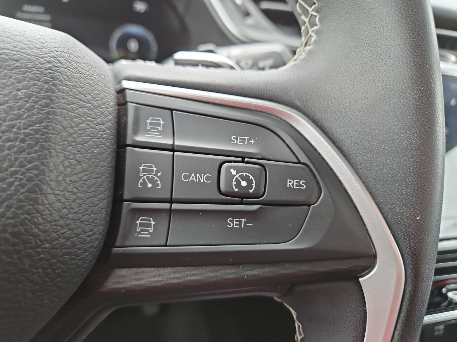 Used 2023 Gray Jeep Laredo image 26