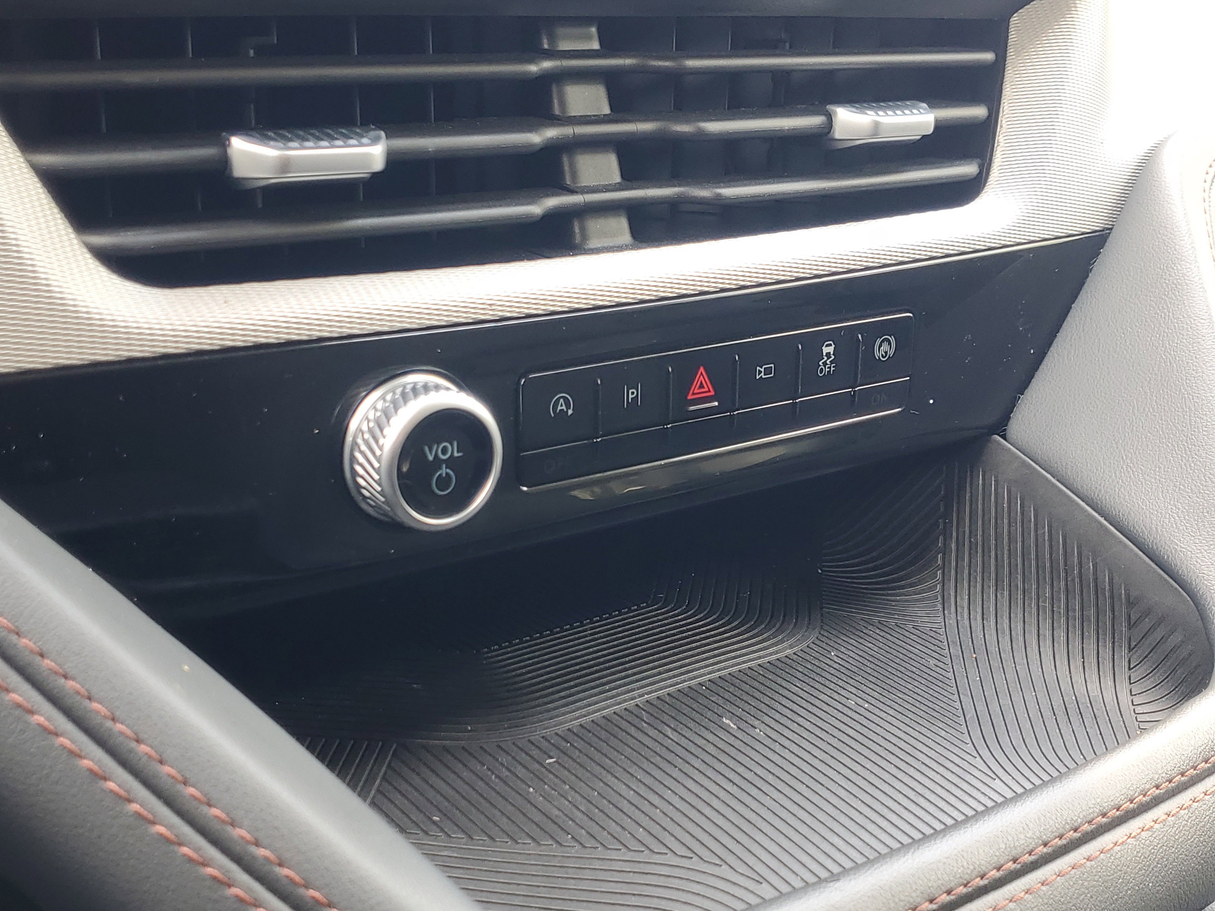 Used 2025 Vapor Blue Ford Active image 30