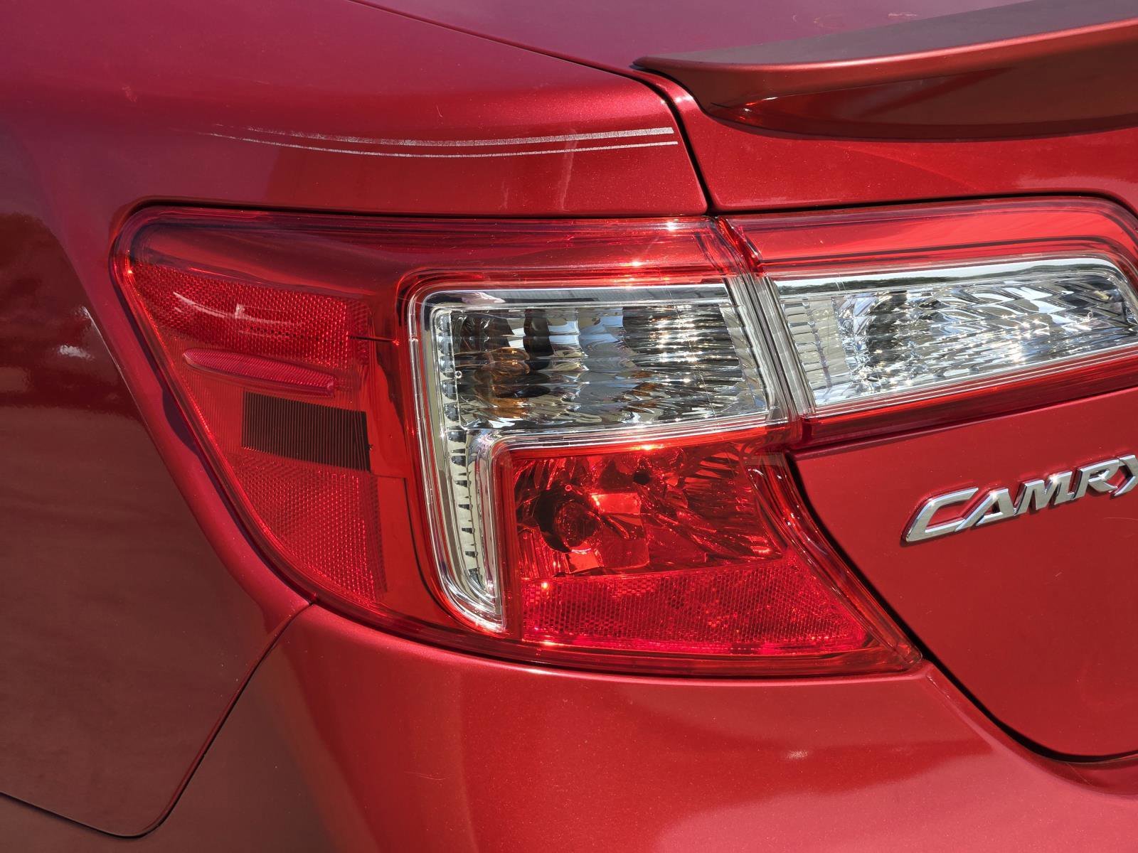 Used 2014 Barcelona Red Metallic Toyota SE image 9