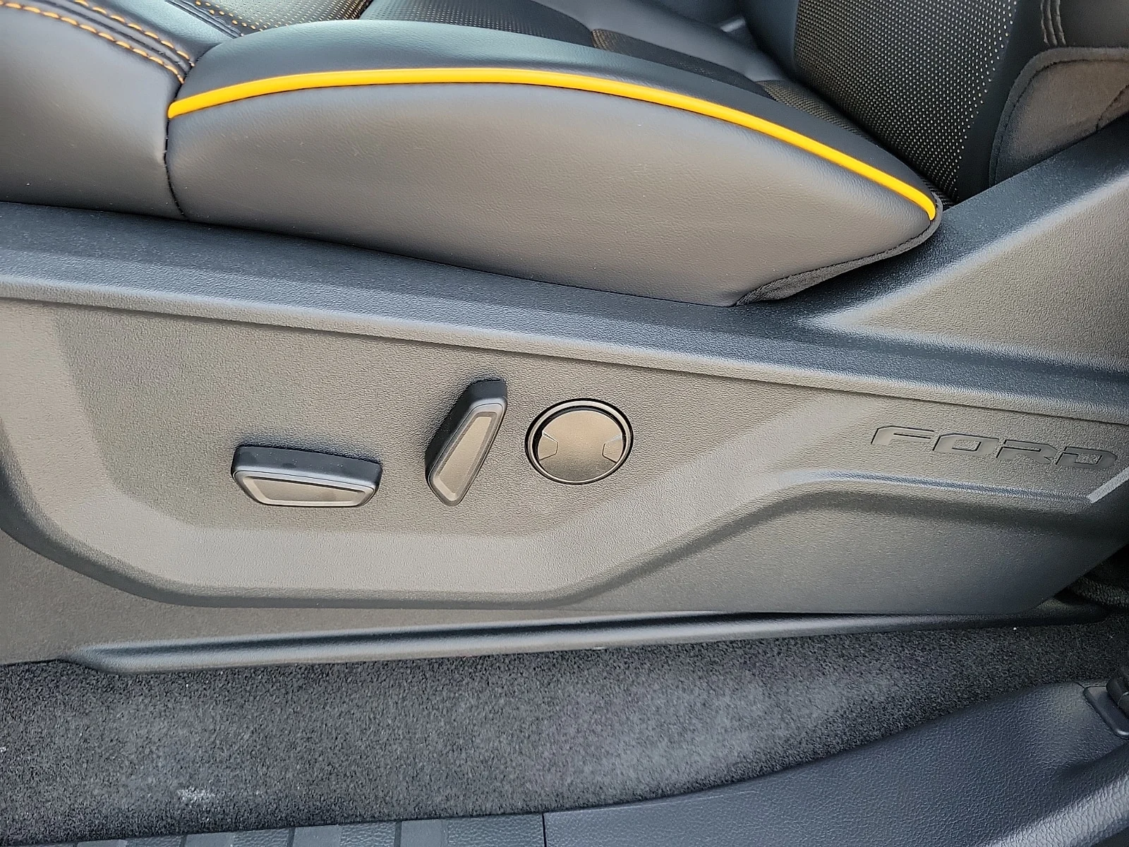 New 2026 Agate Black Metallic Ford Tremor&reg; image 13