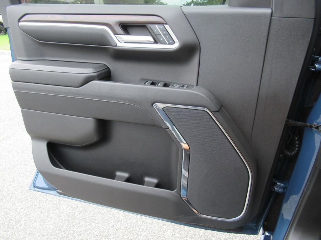 2024 GMC Sierra 1500 SLT - Photo 19