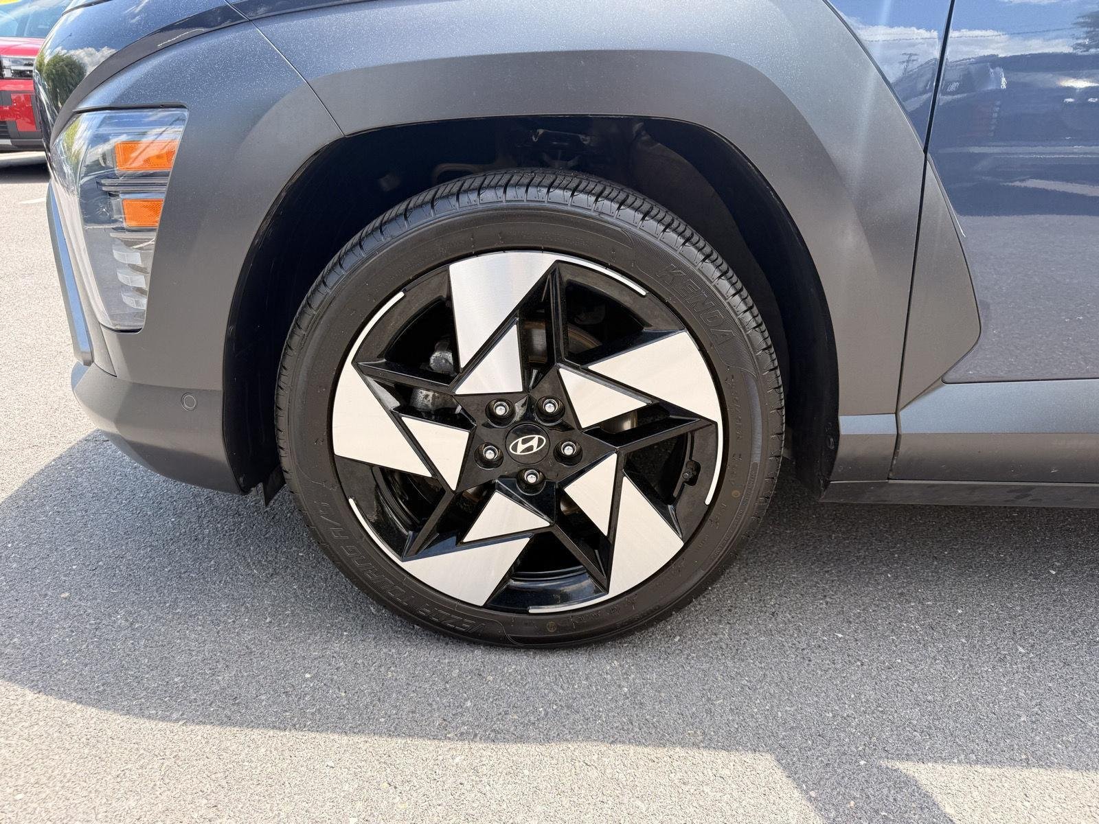 2024 Hyundai Kona Limited - Photo 9