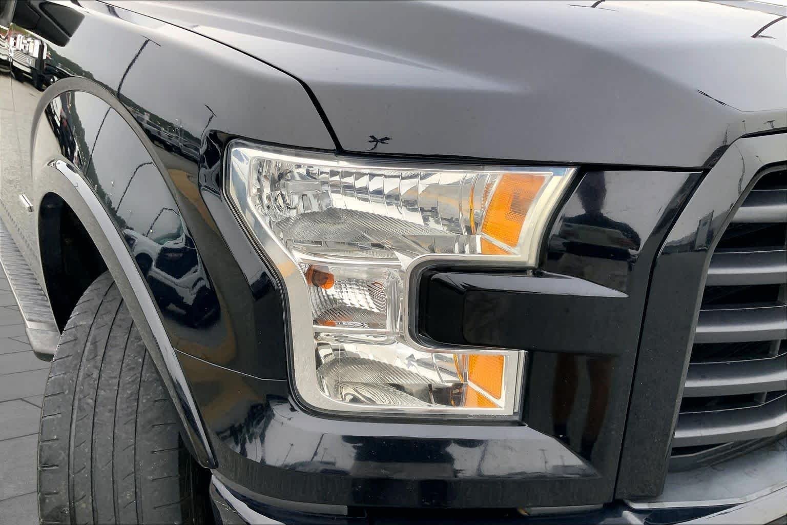 Used 2017 Shadow Black Ford XLT image 25
