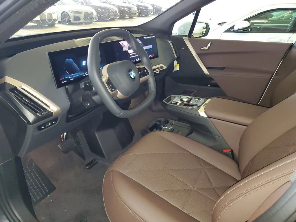 2026 BMW iX 60 - Photo 15