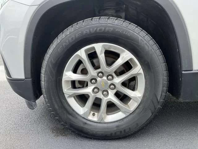 Used 2018 SILVER ICE METALLIC Chevrolet LS image 30