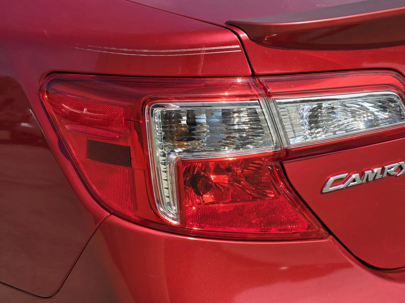 Used 2014 Barcelona Red Metallic Toyota SE image 9