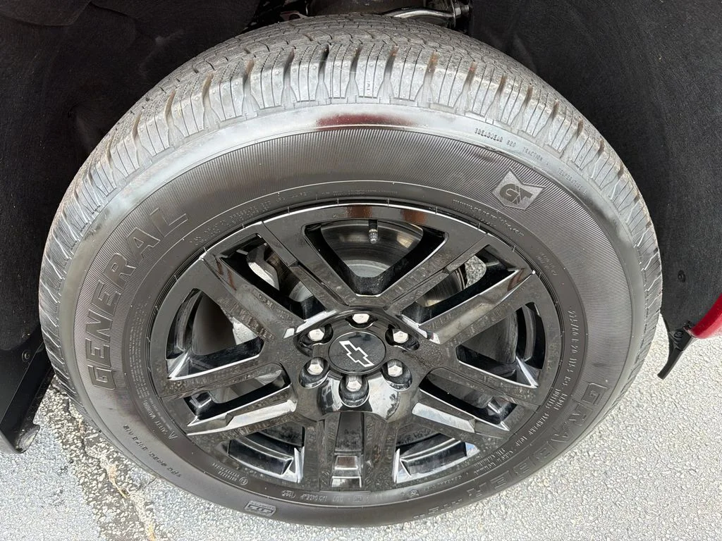 Used 2025 Red Chevrolet RST image 12