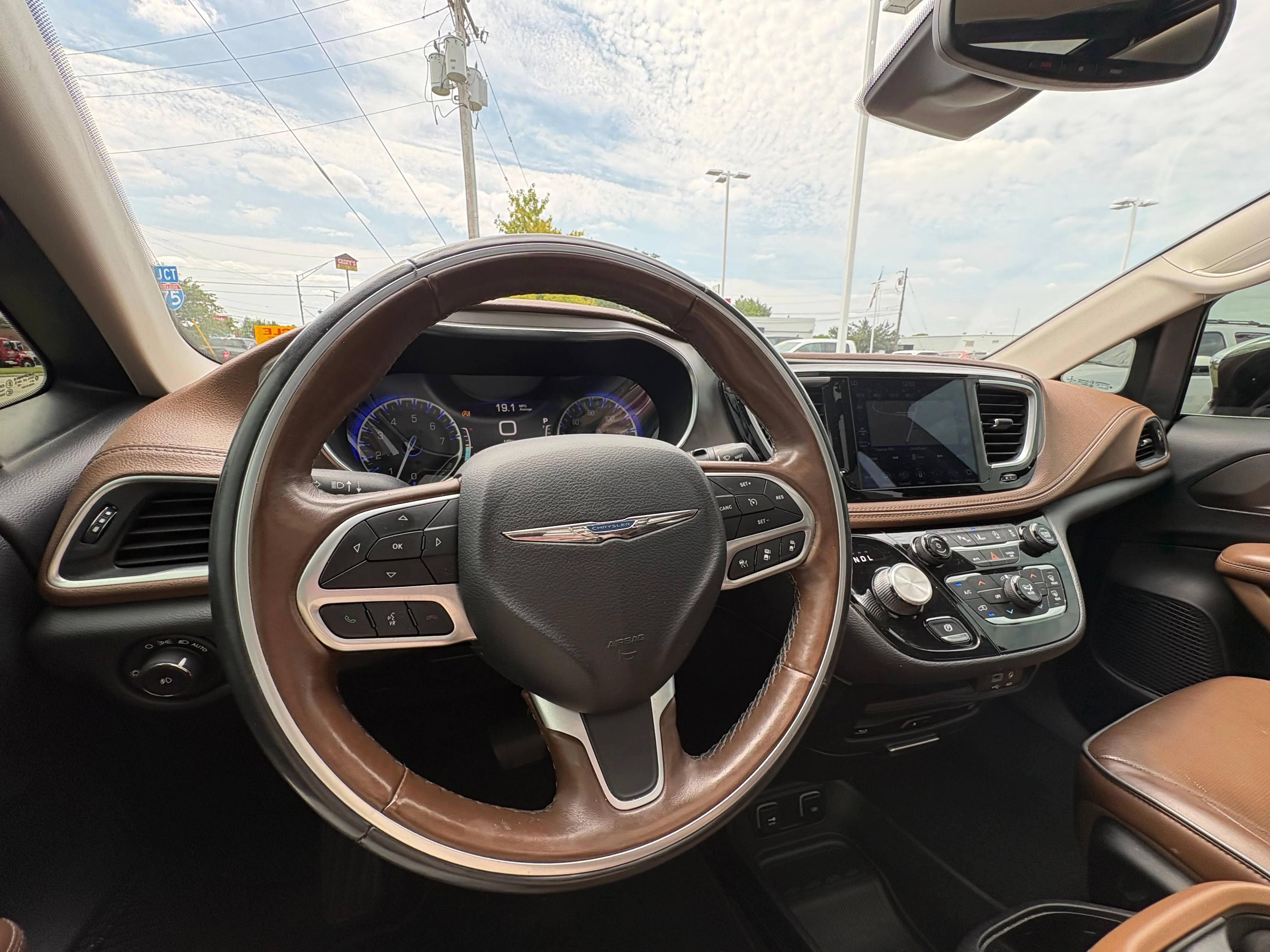 Used 2019 Black Chrysler Limited image 9