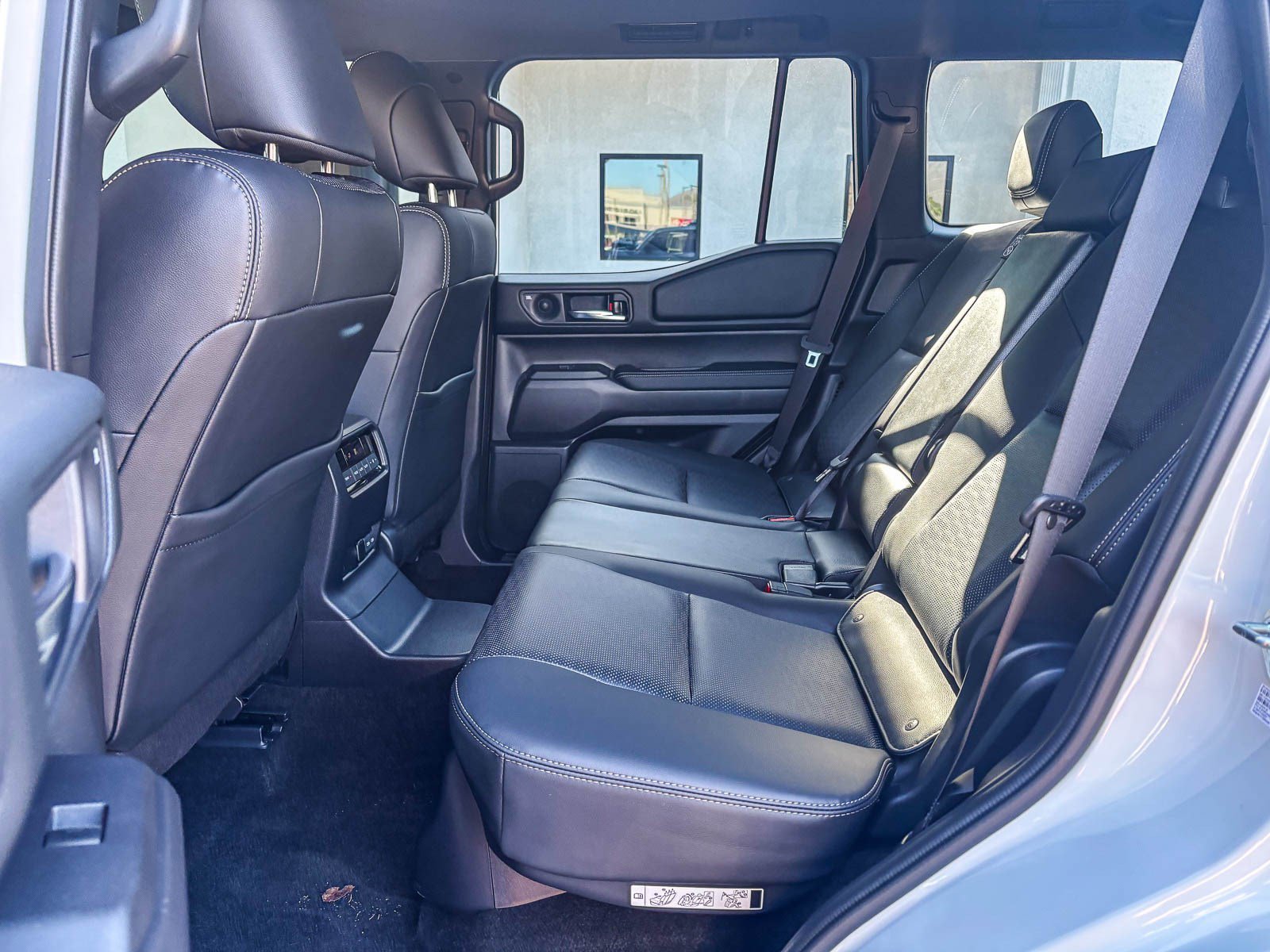 Certified Used 2025 Wind Chill Pearl Toyota 1958 image 20