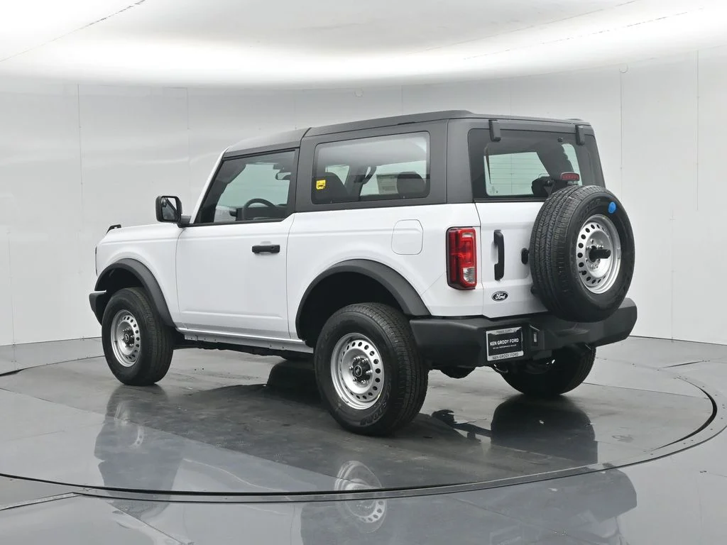 New 2026 Oxford White Ford Base image 6