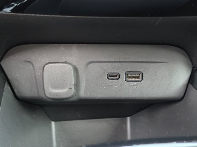 Used 2024 Summit White Chevrolet LT image 12